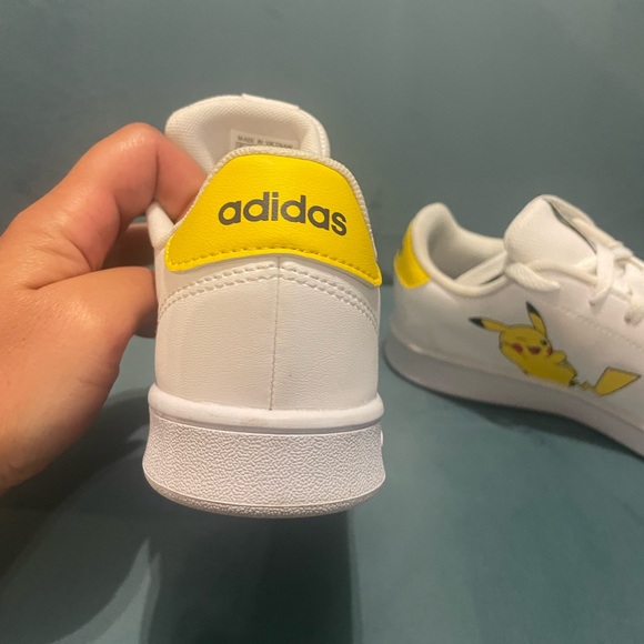 RARE FIND: Boys adidas Pokemon x Advantage J 'Pikachu shoes Size 3 US - Picture 12 of 15